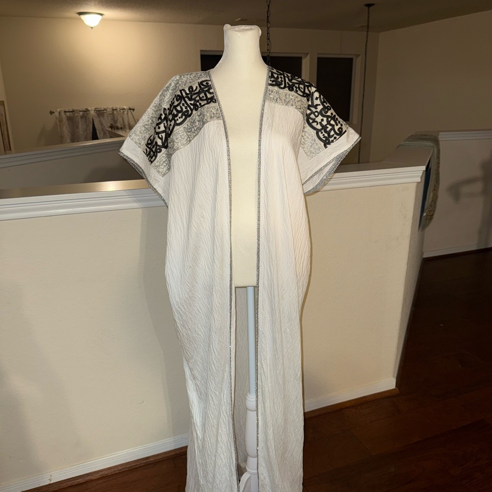 Elegant cover up dress with Arabic embroidery
